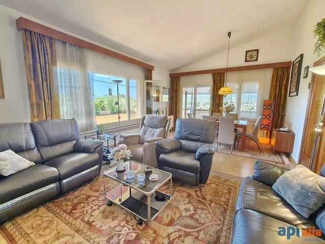 4 bedroom Villa for sale in Sant Antoni de Calonge, Calonge i Sant Antoni with garage - € 525,000 (Ref: 9965242)