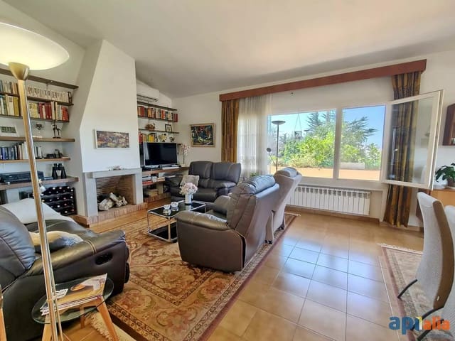 4 bedroom Villa for sale in Sant Antoni de Calonge, Calonge i Sant Antoni with garage - € 525,000 (Ref: 9965242)
