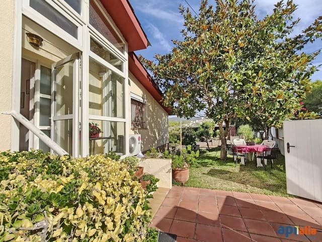 4 bedroom Villa for sale in Sant Antoni de Calonge, Calonge i Sant Antoni with garage - € 525,000 (Ref: 9965242)