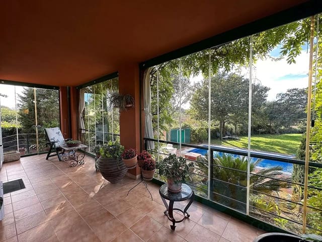 4 soveværelse Finca/Landehus til salg i Ultramort med swimmingpool garage - € 850.000 (Ref: 9973287)