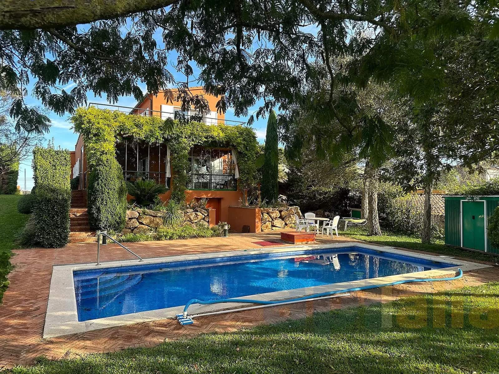 4 soveværelse Finca/Landehus til salg i Ultramort med swimmingpool garage - € 850.000 (Ref: 9973287)