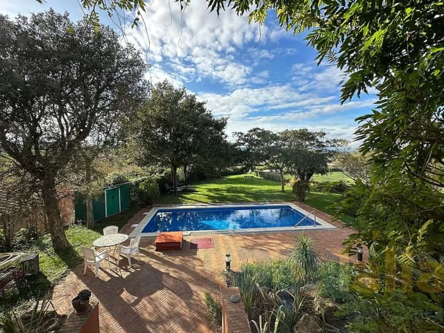 4 soveværelse Finca/Landehus til salg i Ultramort med swimmingpool garage - € 850.000 (Ref: 9973287)