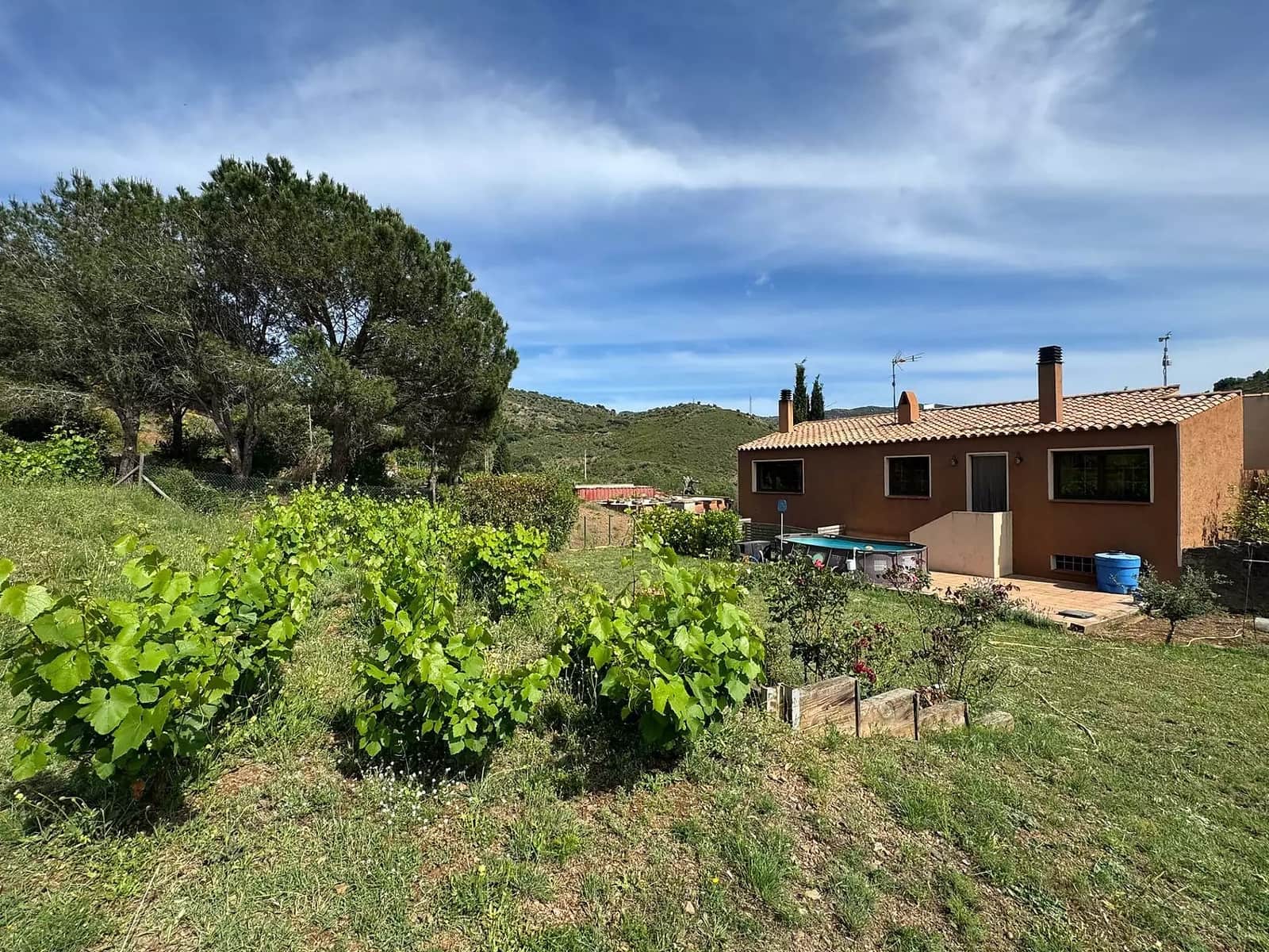 3 bedroom Villa for sale in Llanca with garage - € 550,000 (Ref: 9975378)