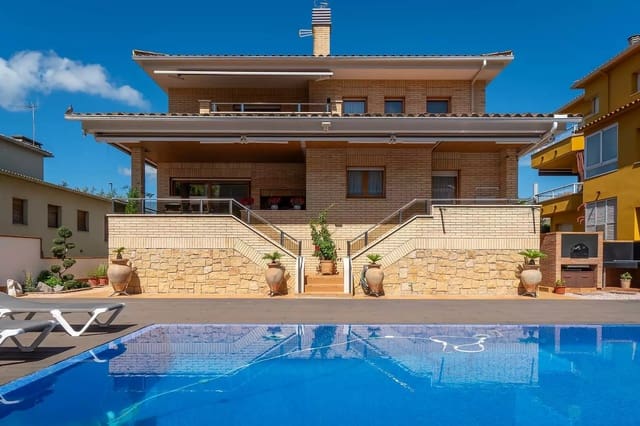 4 slaapkamer Villa te koop in Banyoles met zwembad garage - € 798.000 (Ref: 9975380)
