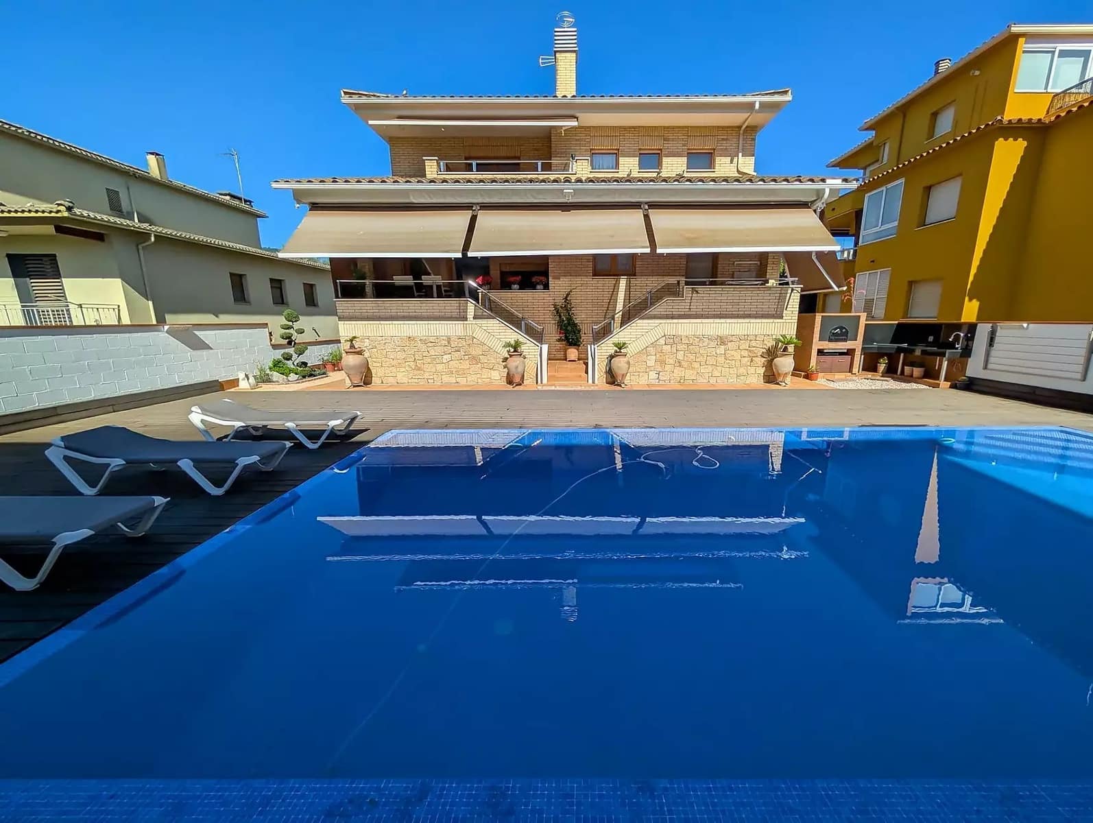 4 bedroom Villa for sale in Banyoles with pool garage - € 798,000 (Ref: 9975380)