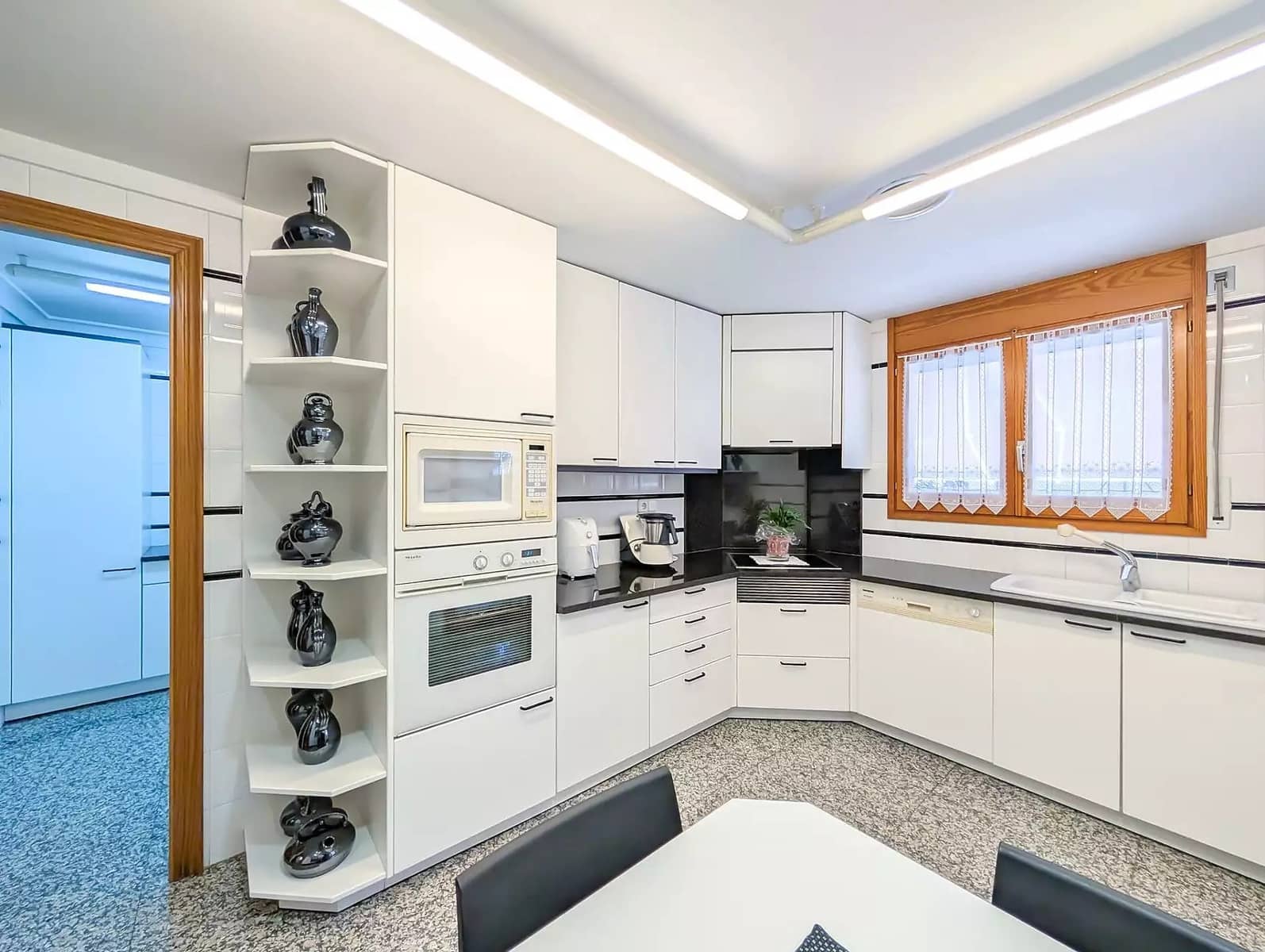 4 bedroom Villa for sale in Banyoles with pool garage - € 798,000 (Ref: 9975380)