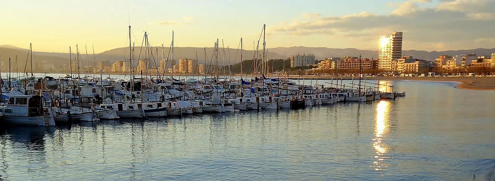 Comercial para venda em Palamos - 175 000 € (Ref: 9984965)