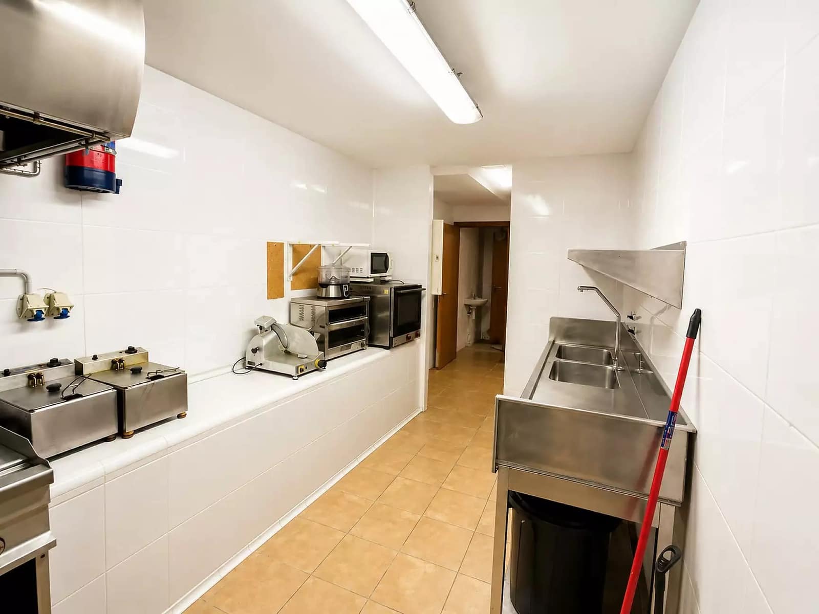 Comercial para venda em Palamos - 175 000 € (Ref: 9984965)