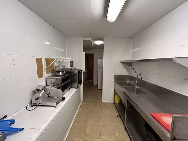 Comercial para venda em Palamós - 175 000 € (Ref: 9984965)