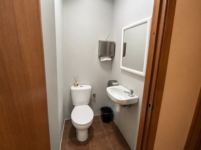 Comercial para venda em Palamós - 175 000 € (Ref: 9984965)