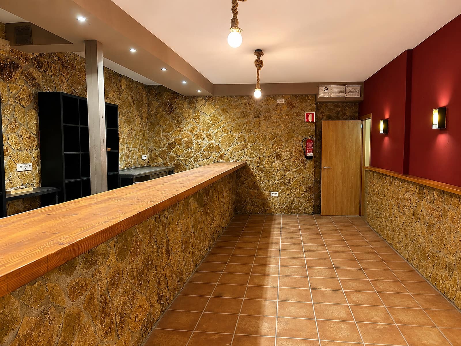 Comercial para venda em Palamos - 175 000 € (Ref: 9984965)