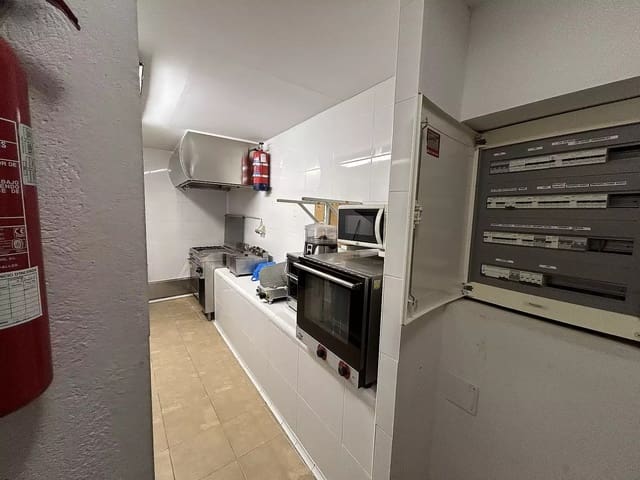 Comercial para venda em Palamós - 175 000 € (Ref: 9984965)