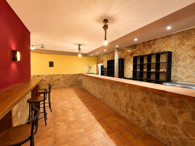 Comercial para venda em Palamós - 175 000 € (Ref: 9984965)