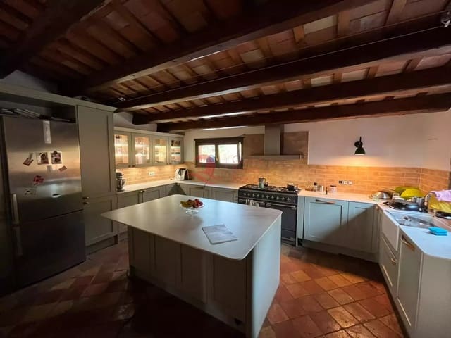 4 soveværelse Finca/Landehus til salg i Forallac med swimmingpool garage - € 595.000 (Ref: 9984966)