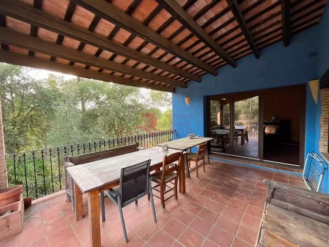4 soveværelse Finca/Landehus til salg i Forallac med swimmingpool garage - € 595.000 (Ref: 9984966)