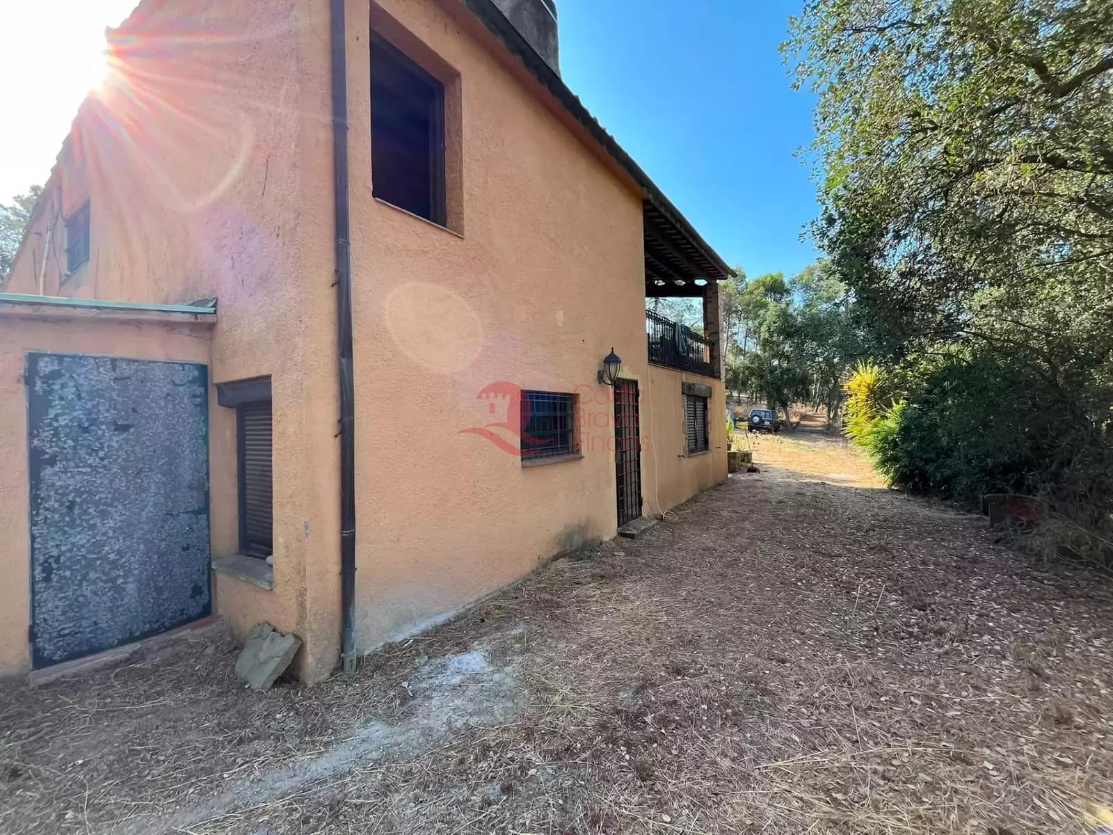 4 soveværelse Finca/Landehus til salg i Forallac med swimmingpool garage - € 595.000 (Ref: 9984966)