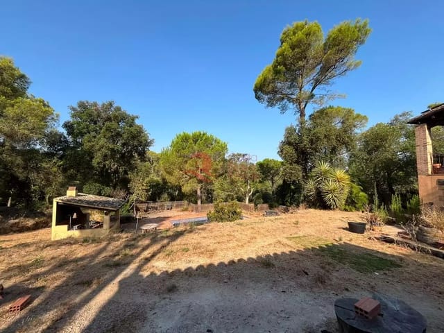 4 soveværelse Finca/Landehus til salg i Forallac med swimmingpool garage - € 595.000 (Ref: 9984966)