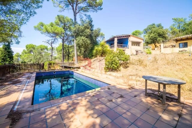 4 bedroom Finca/Country House for sale in Forallac with pool garage - € 595,000 (Ref: 9984966)