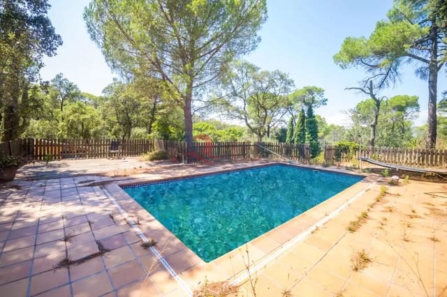 4 bedroom Finca/Country House for sale in Forallac with pool garage - € 595,000 (Ref: 9984966)