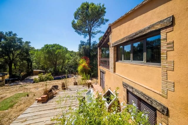 4 bedroom Finca/Country House for sale in Forallac with pool garage - € 595,000 (Ref: 9984966)