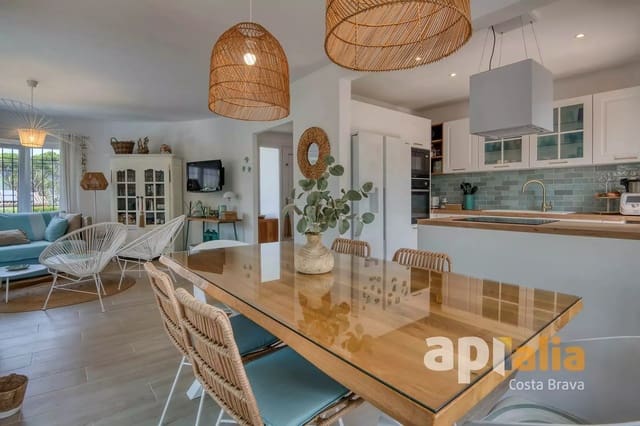 Chalet de 3 habitaciones en Calonge i Sant Antoni en venta con piscina garaje - 550.000 € (Ref: 9997100)