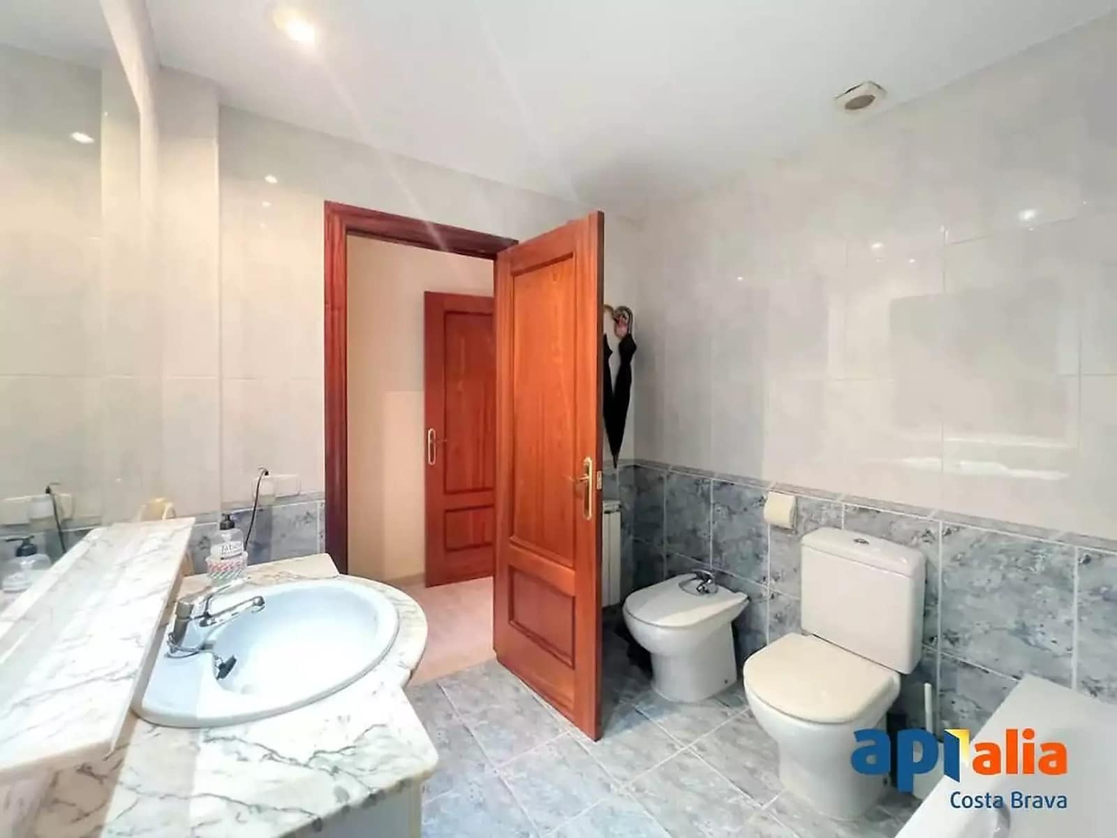 3 bedroom Apartment for sale in Sant Feliu de Guixols with garage - € 395,000 (Ref: 9998783)