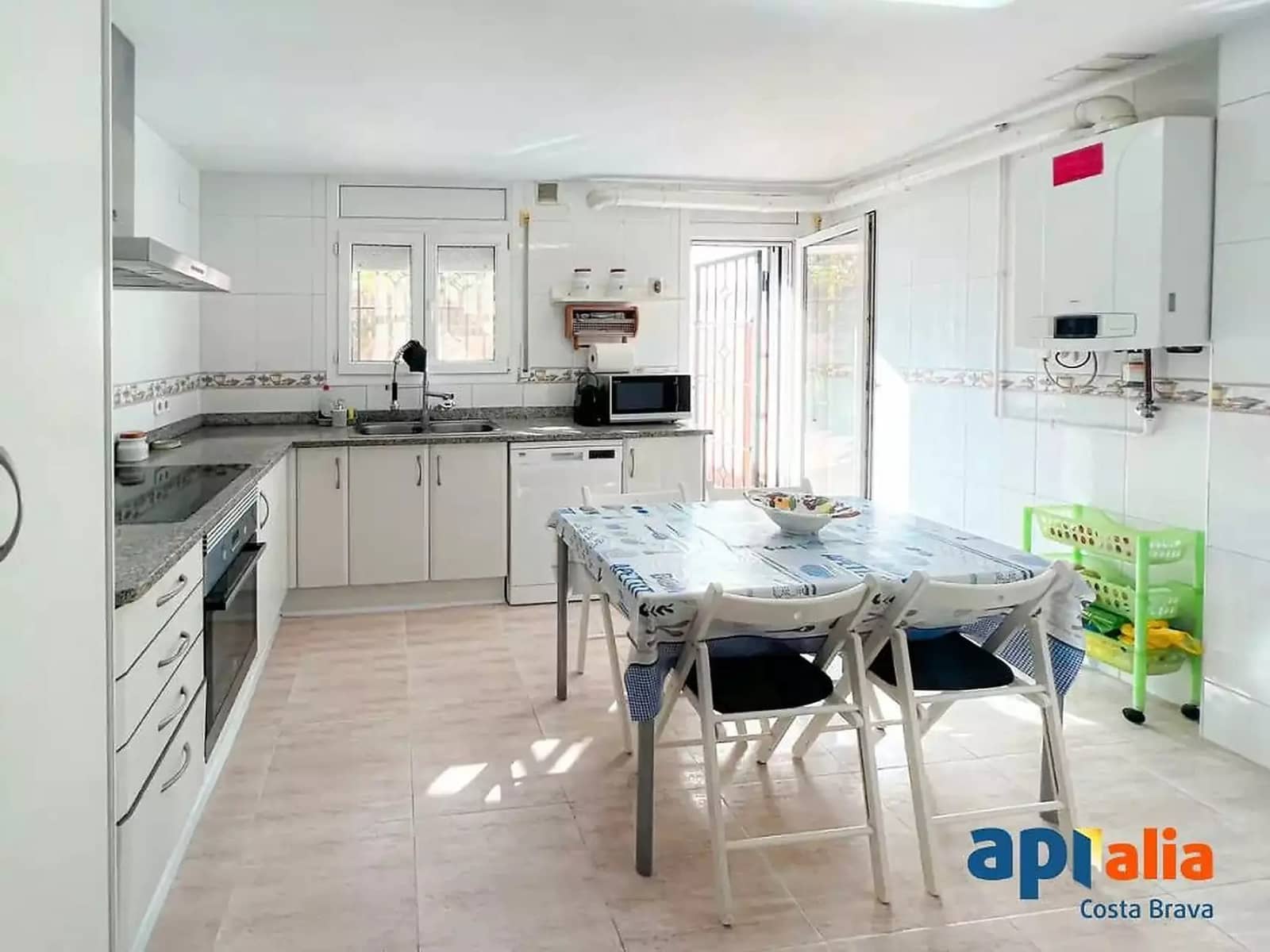 3 bedroom Apartment for sale in Sant Feliu de Guixols with garage - € 395,000 (Ref: 9998783)