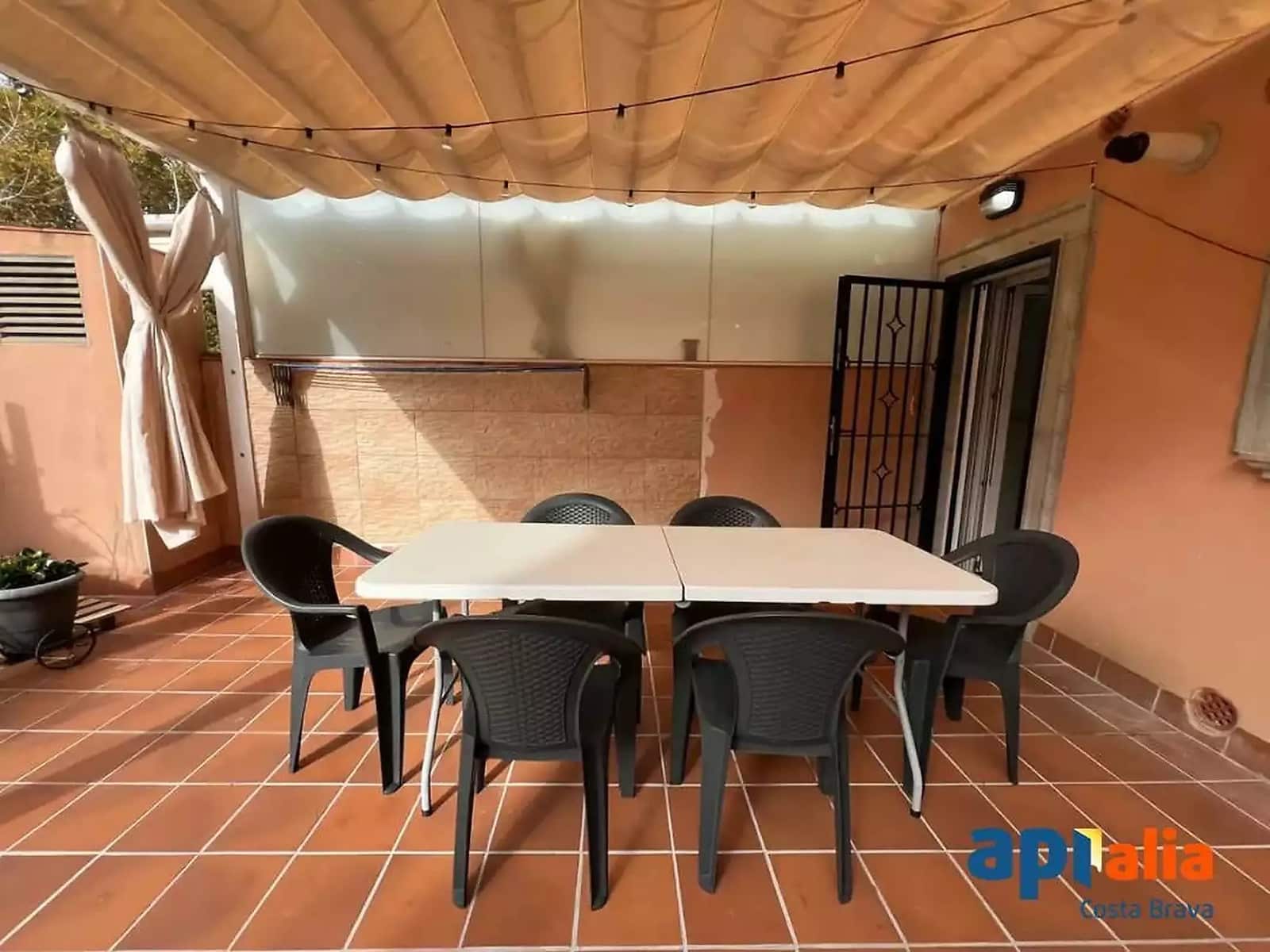 3 bedroom Apartment for sale in Sant Feliu de Guixols with garage - € 395,000 (Ref: 9998783)