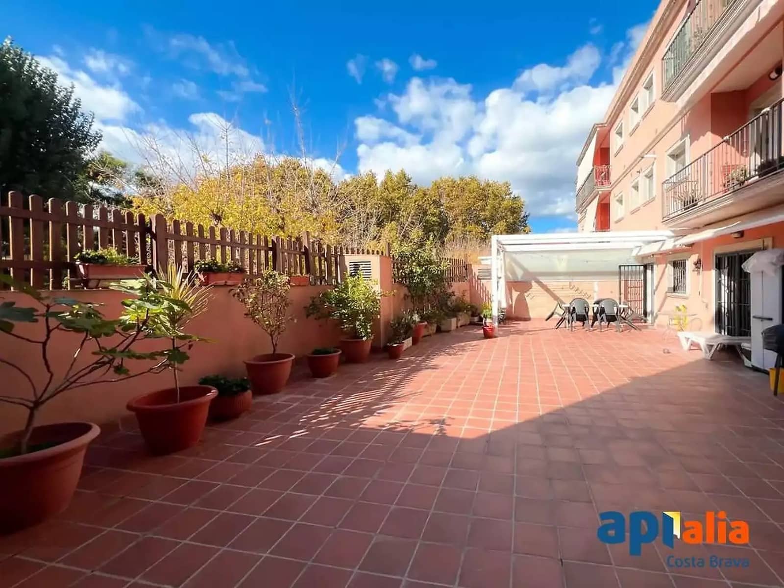 3 bedroom Apartment for sale in Sant Feliu de Guixols with garage - € 395,000 (Ref: 9998783)
