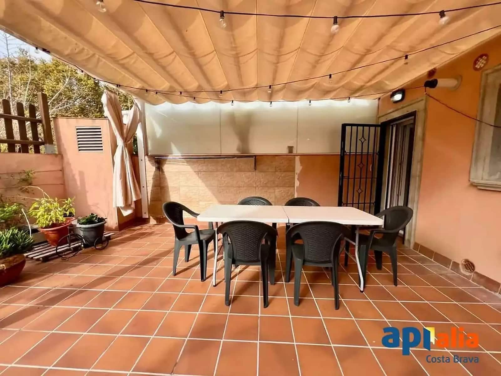3 bedroom Apartment for sale in Sant Feliu de Guixols with garage - € 395,000 (Ref: 9998783)