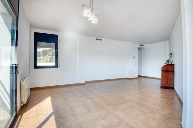 3 chambre Appartement à vendre à Sant Feliu de Guíxols avec piscine garage - 480 000 € (Ref: 9998785)