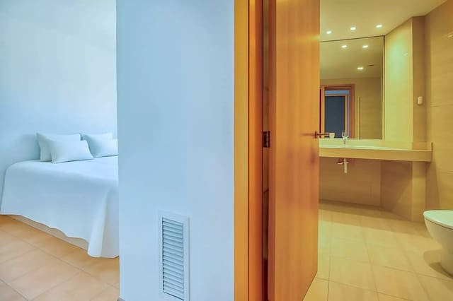 3 chambre Appartement à vendre à Sant Feliu de Guíxols avec piscine garage - 480 000 € (Ref: 9998785)