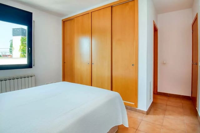 3 chambre Appartement à vendre à Sant Feliu de Guíxols avec piscine garage - 480 000 € (Ref: 9998785)