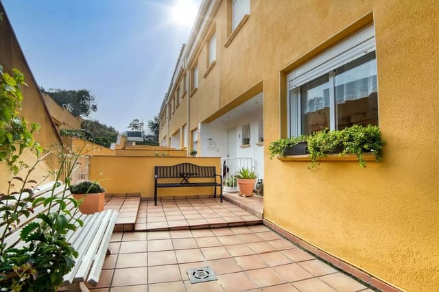 3 sovrum Radhus till salu i Platja d'Aro, Castell-Platja d'Aro med pool garage - 380 000 € (Ref: 9998787)