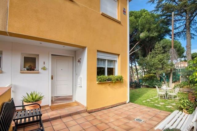3 sovrum Radhus till salu i Platja d'Aro, Castell-Platja d'Aro med pool garage - 380 000 € (Ref: 9998787)