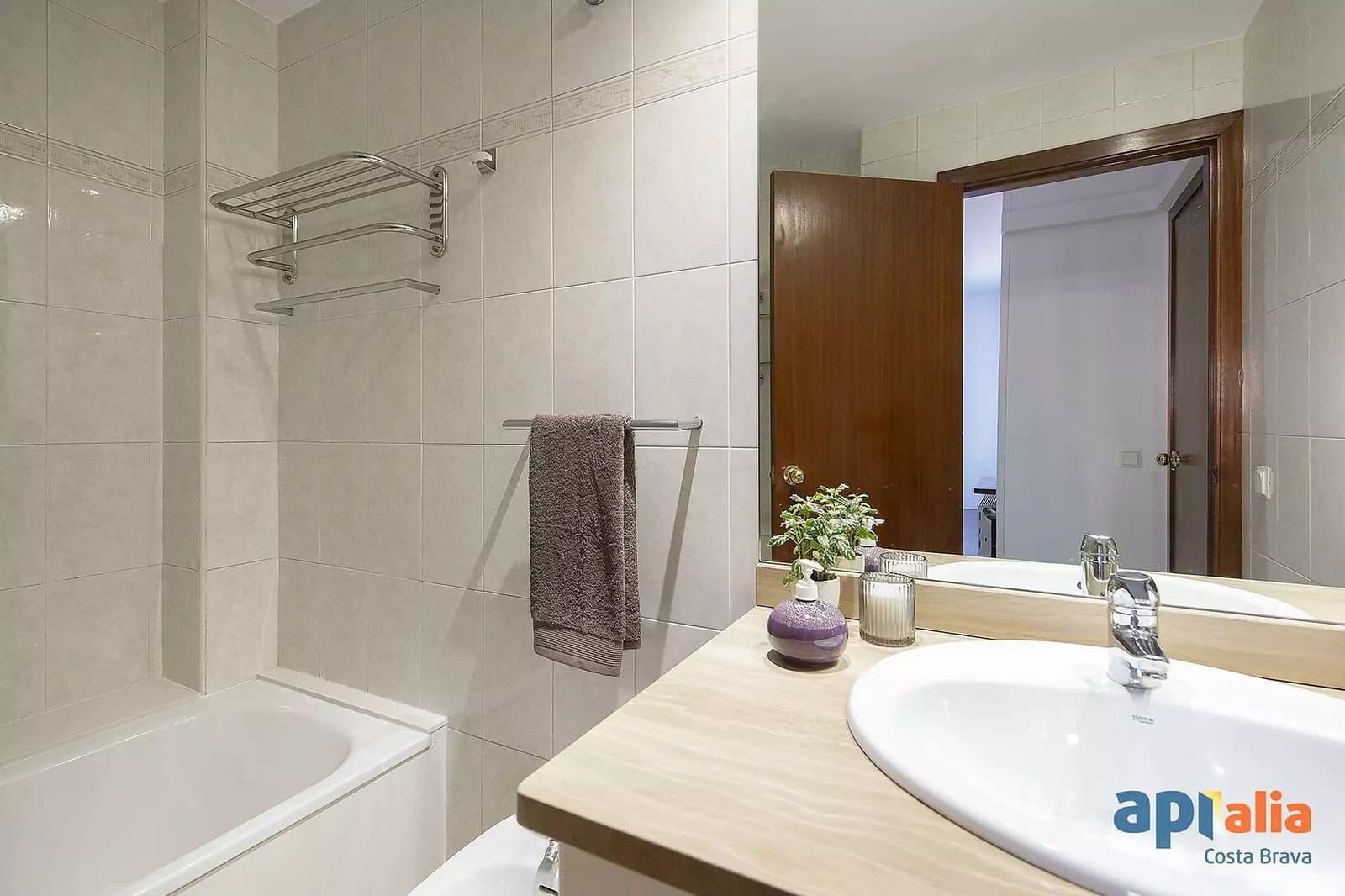4 slaapkamer Appartement te koop in Gerona stad - € 460.000 (Ref: 9999594)
