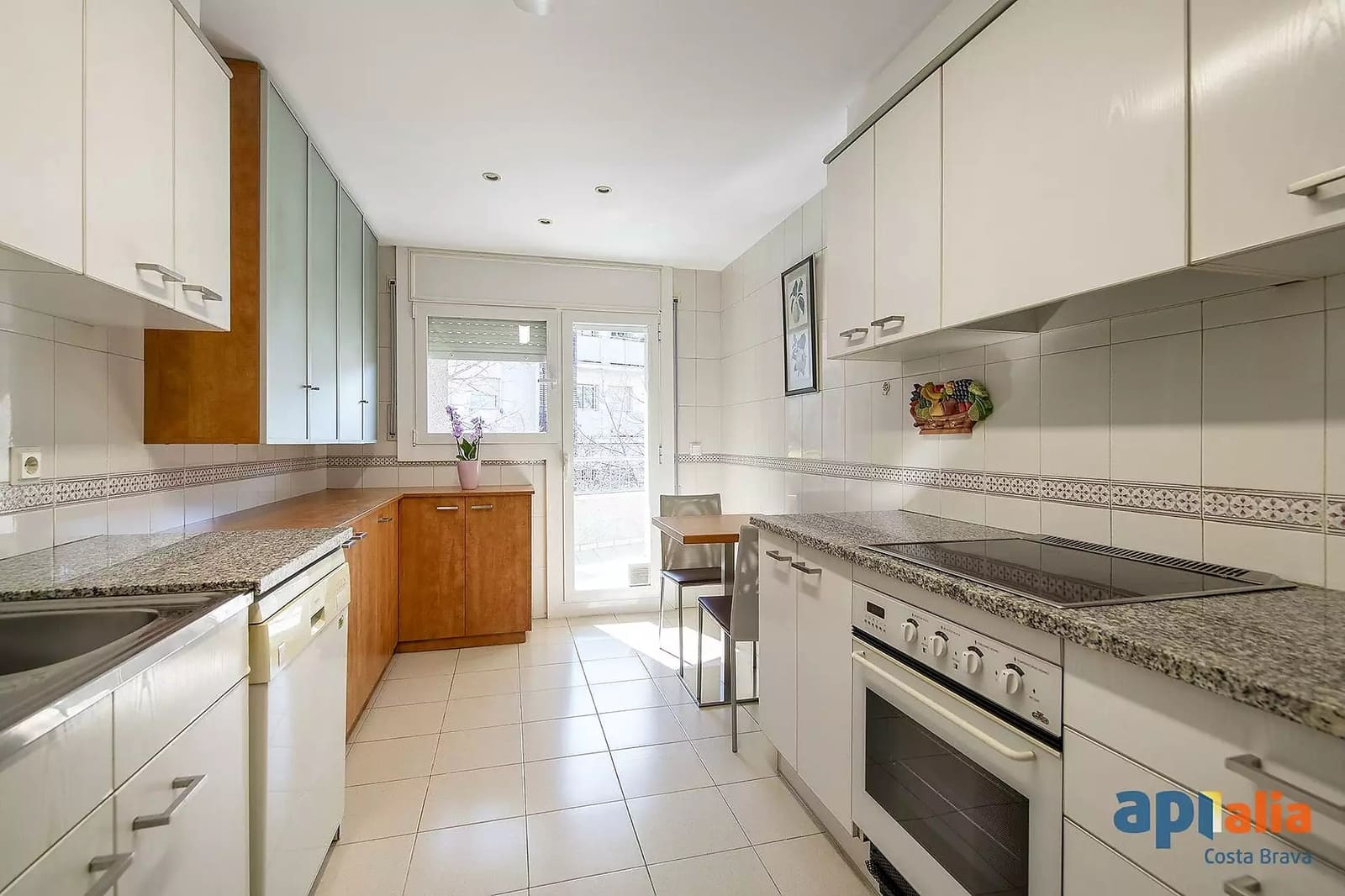 4 slaapkamer Appartement te koop in Gerona stad - € 460.000 (Ref: 9999594)