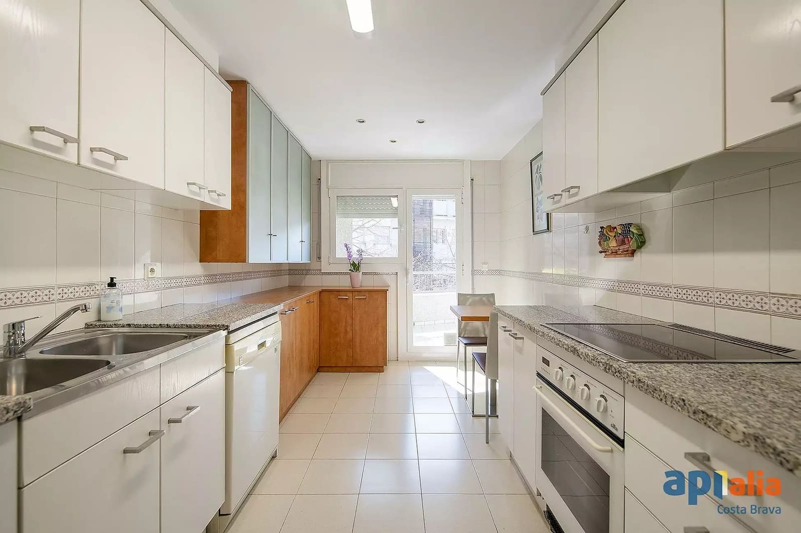 4 slaapkamer Appartement te koop in Gerona stad - € 460.000 (Ref: 9999594)