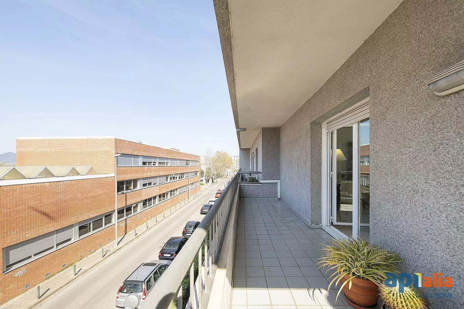 4 slaapkamer Appartement te koop in Gerona stad - € 460.000 (Ref: 9999594)