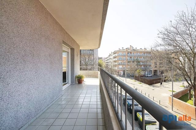 4 slaapkamer Appartement te koop in Gerona stad - € 460.000 (Ref: 9999594)