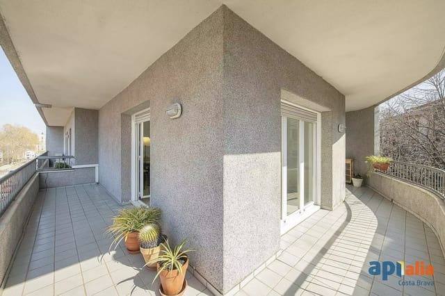 4 slaapkamer Appartement te koop in Gerona stad - € 460.000 (Ref: 9999594)