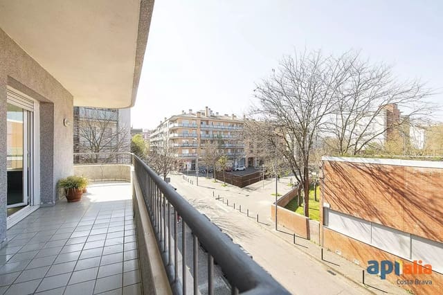 4 slaapkamer Appartement te koop in Gerona stad - € 460.000 (Ref: 9999594)