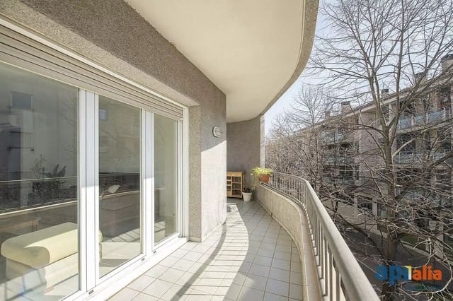 4 slaapkamer Appartement te koop in Gerona stad - € 460.000 (Ref: 9999594)