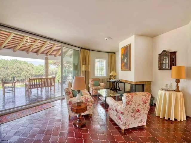 4 soveværelse Villa til salg i Santa Cristina d'Aro med swimmingpool garage - € 860.000 (Ref: 9999595)