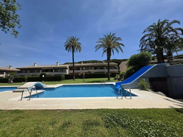 3 slaapkamer Rijtjeshuis te koop in Platja d'Aro, Castell-Platja d'Aro met zwembad - € 490.000 (Ref: 9999598)