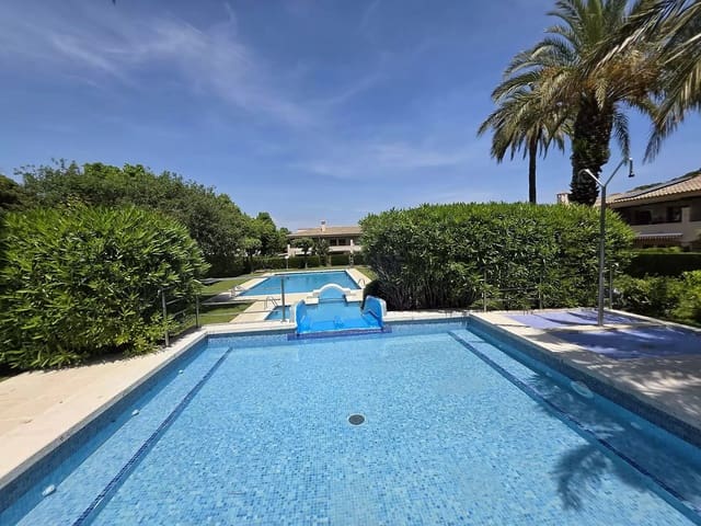 3 slaapkamer Rijtjeshuis te koop in Platja d'Aro, Castell-Platja d'Aro met zwembad - € 490.000 (Ref: 9999598)