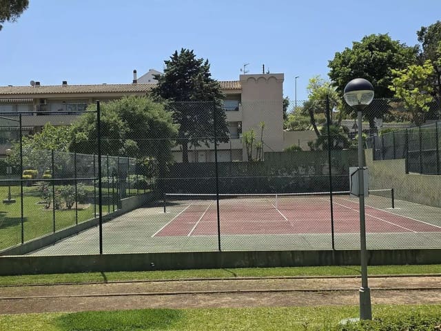 3 slaapkamer Rijtjeshuis te koop in Platja d'Aro, Castell-Platja d'Aro met zwembad - € 490.000 (Ref: 9999598)
