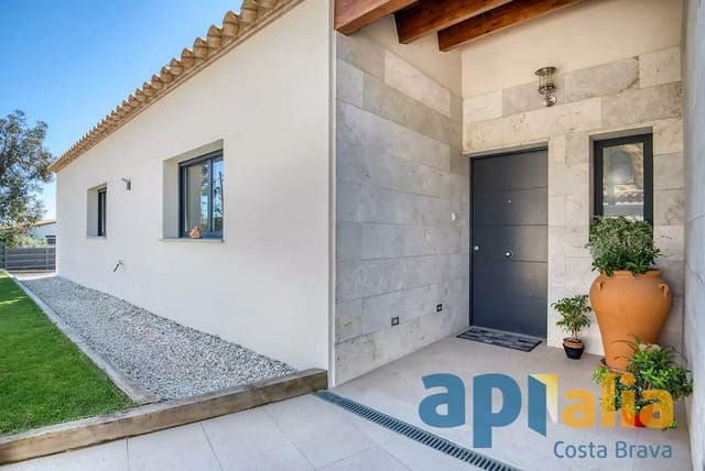4 makuuhuone Huvila myytävänä paikassa Castell d'Aro, Castell-Platja d'Aro mukana uima-altaan 
autotalli - 778 000 € (Ref: 9999601)