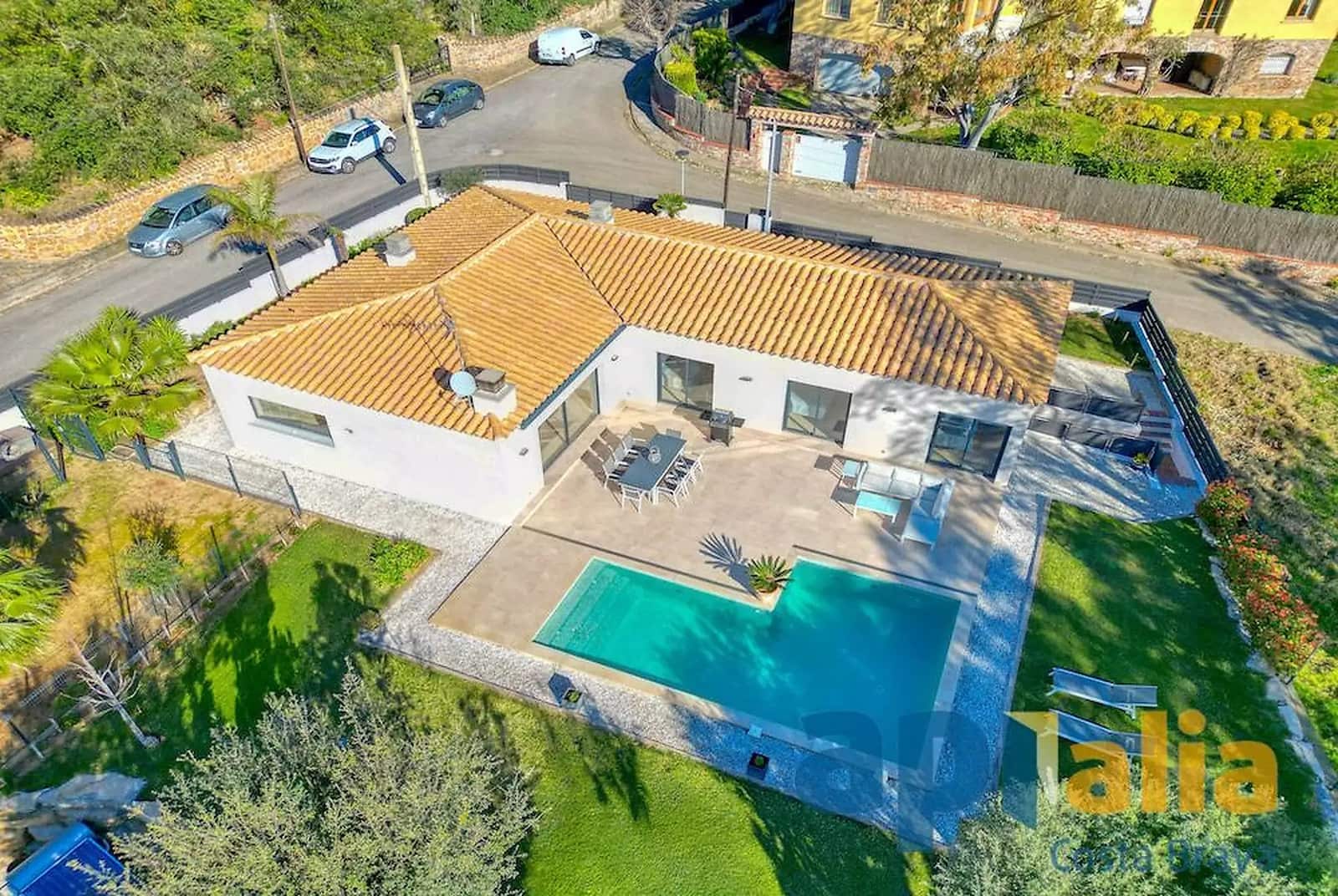 4 makuuhuone Huvila myytävänä paikassa Castell d'Aro mukana uima-altaan 
autotalli - 778 000 € (Ref: 9999601)