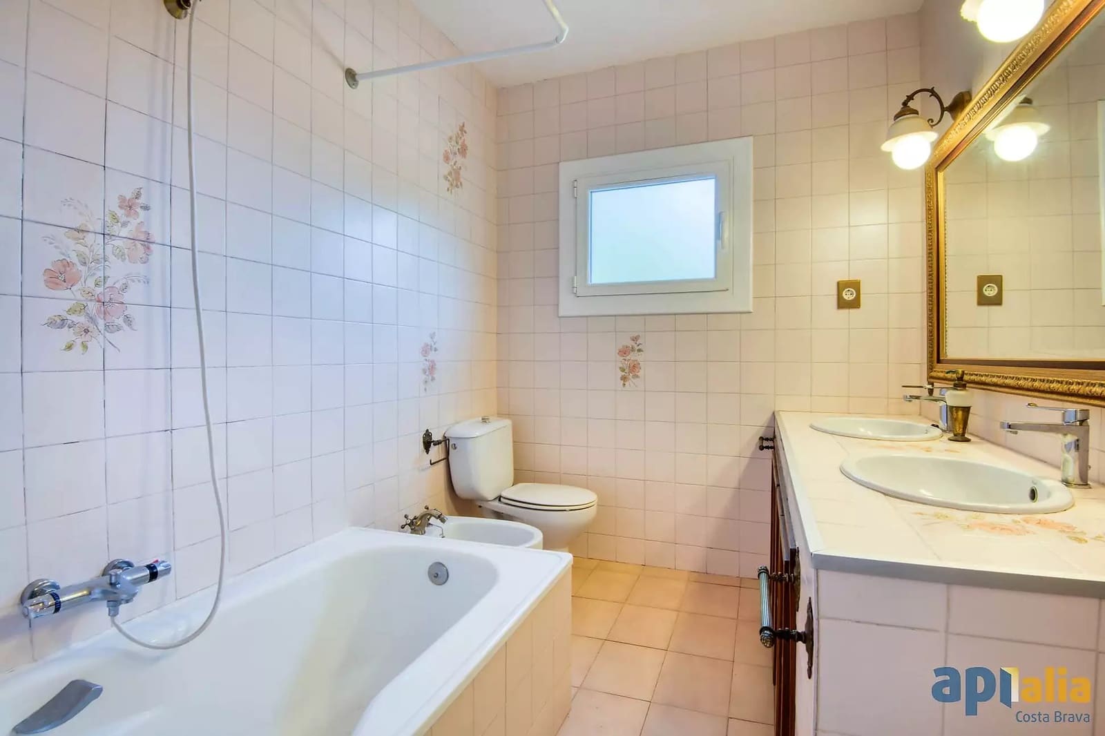 6 soverom Villa til salgs i Sant Feliu de Guixols med svømmebasseng garasje - € 550 000 (Ref: 9999602)
